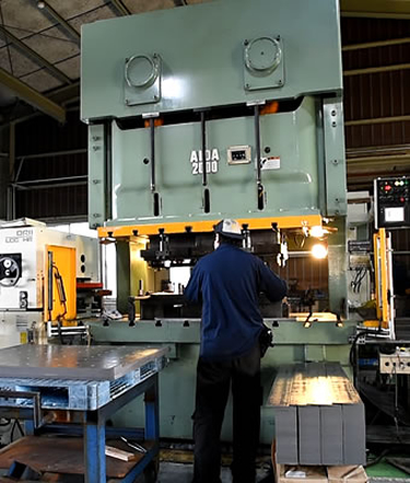 金属プレス加工